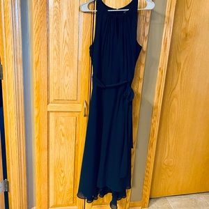 Gorgeous flirty size 12 navy dress worn once.